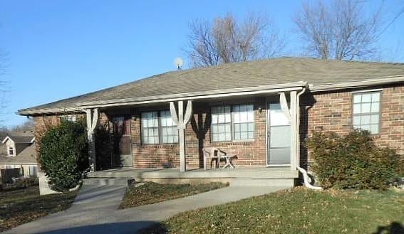 2 SE 9th St, Lees Summit, MO 64063 - photo 1