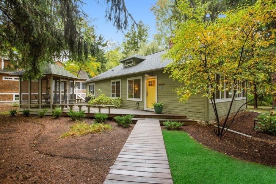 16032 Lakeshore Rd unit A, Union Pier, MI 49129 - photo 1