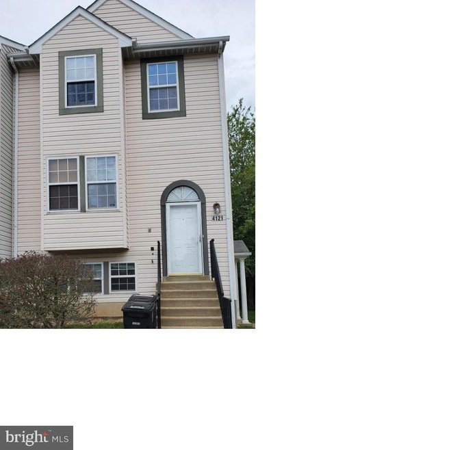4121 Applegate Ct, Suitland, MD 20746 - photo 1