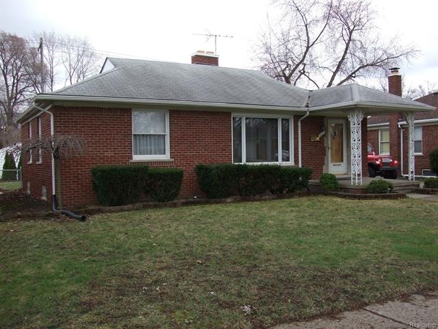 BROADFRONT RANCH ON A 60' WIDE LOT