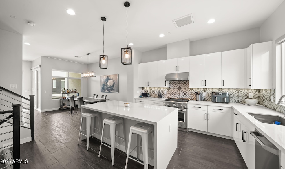 1717 E Morten Ave unit 5, Phoenix, AZ 85020 - photo 1