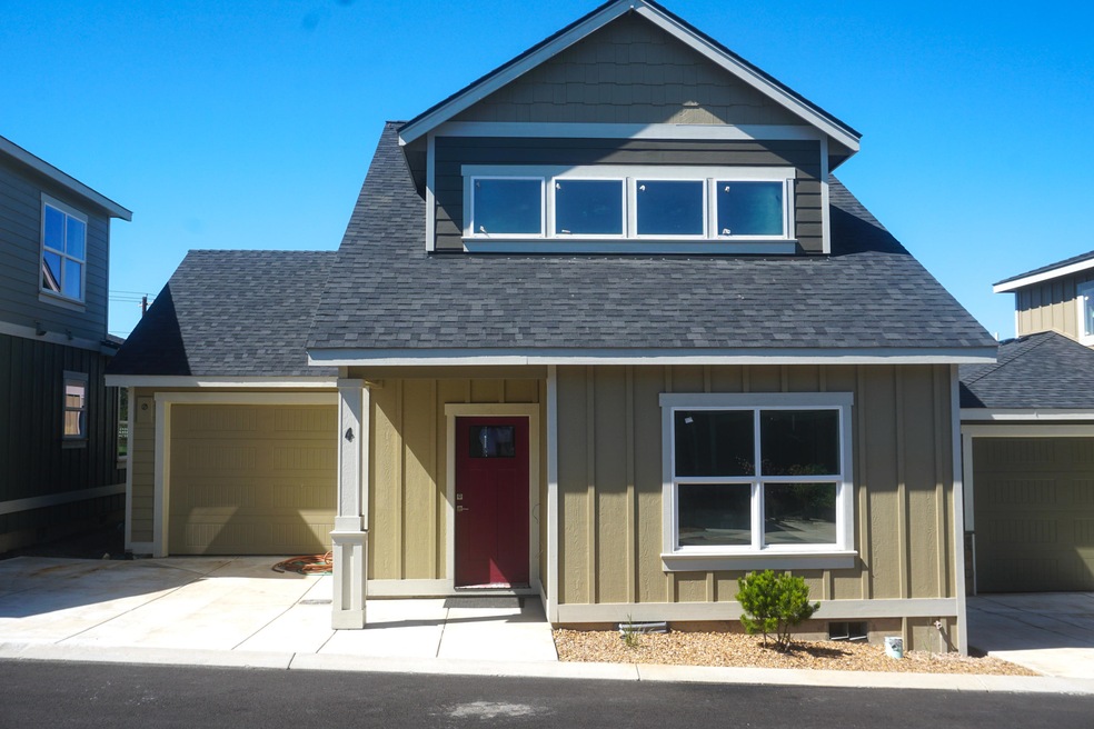 2755 SW Greens Blvd. #4