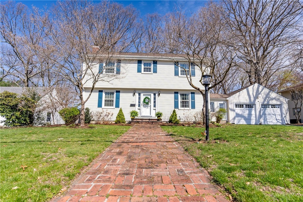 115 Summit Dr, Cranston, RI 02920 - photo 1