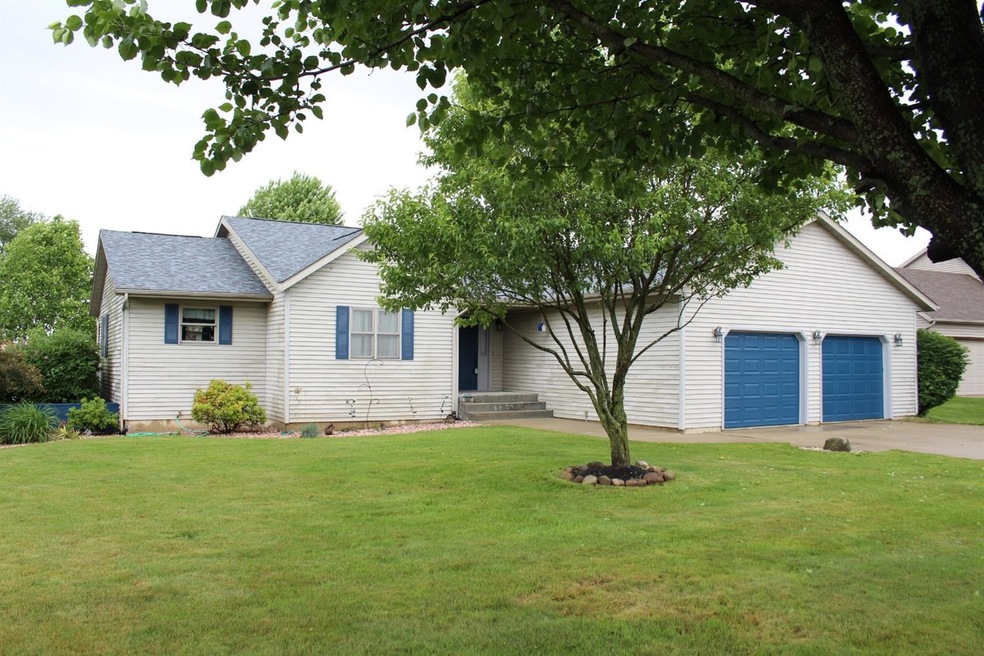 1647 N Crest View Dr, La Porte, IN 46350 - photo 1