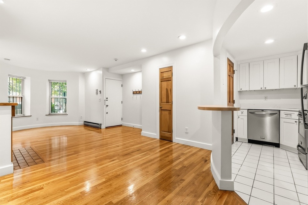 236 W Canton St unit 2, Boston, MA 02116 - photo 1