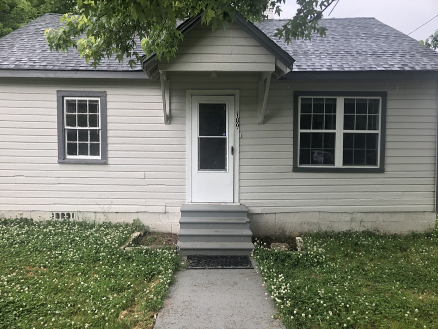 109 E 13th St, Columbia, TN 38401 - photo 1