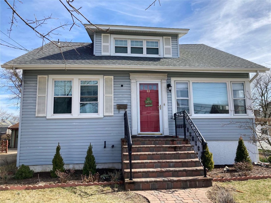 61 Hayes St, Freeport, NY 11520 - photo 1