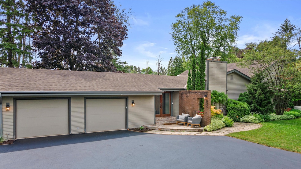 1465 W County Line Rd, Milwaukee, WI 53217 - photo 1