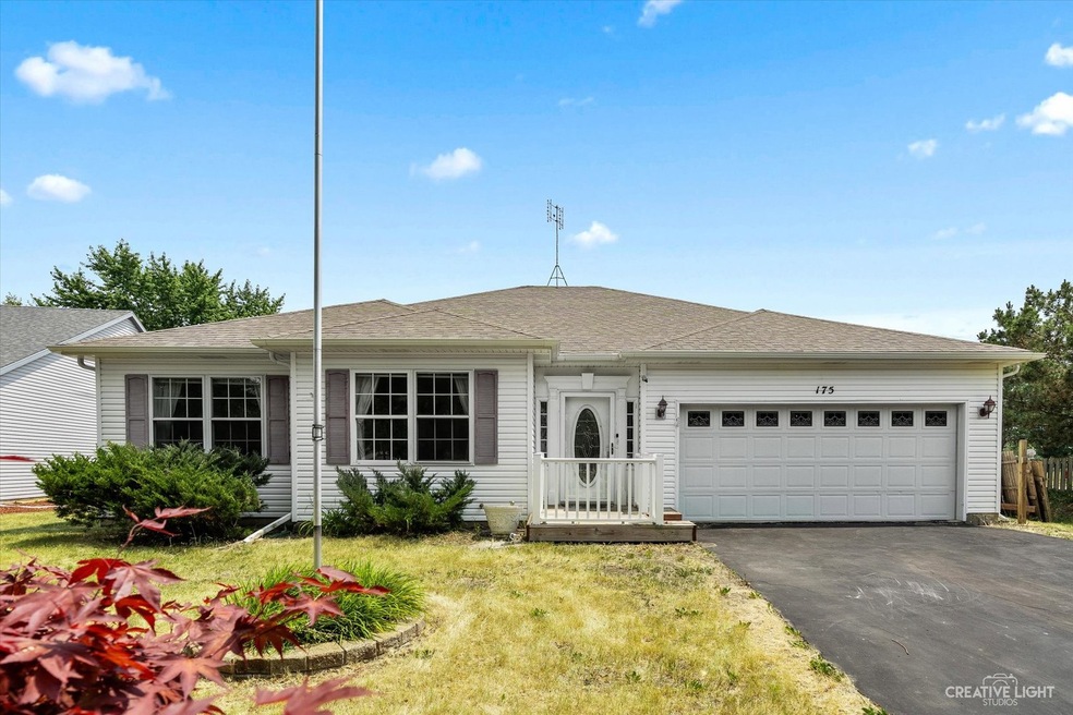 175 White Oak Dr, North Aurora, IL 60542 - photo 1