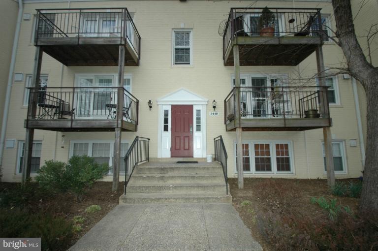 9449 Fairfax Blvd unit 302, Fairfax, VA 22031 - photo 1