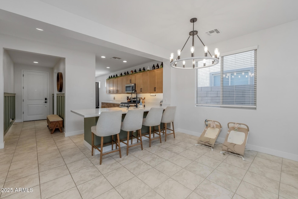 16)KITCHEN