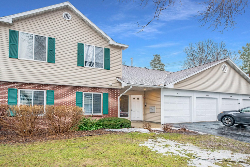 3183WindcrestDrNE-22