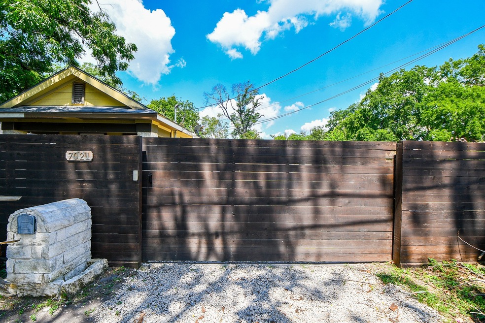 7021 Finn St, Houston, TX 77022 - photo 1