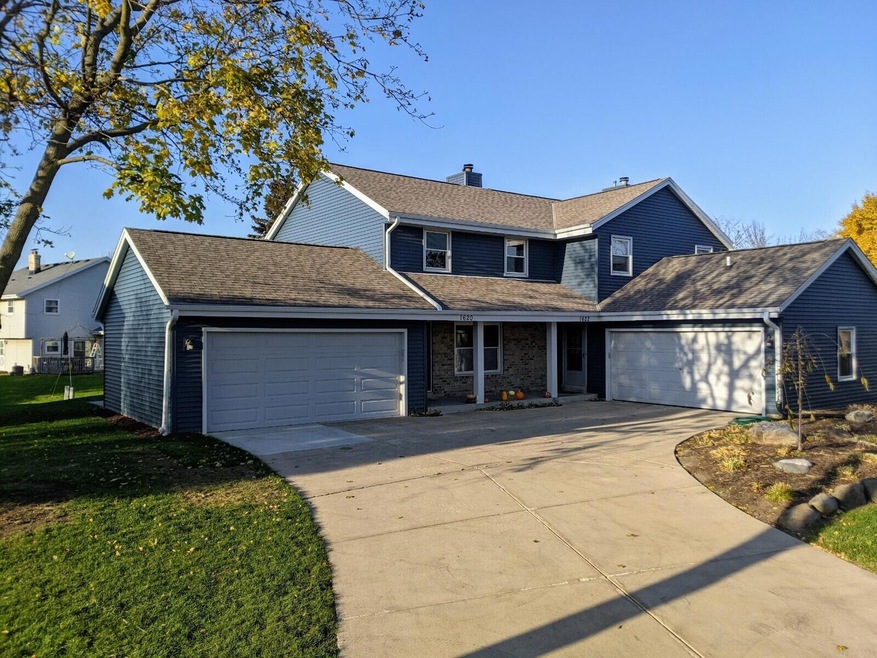 1620 Stardust Dr, Waukesha, WI 53186 - photo 1