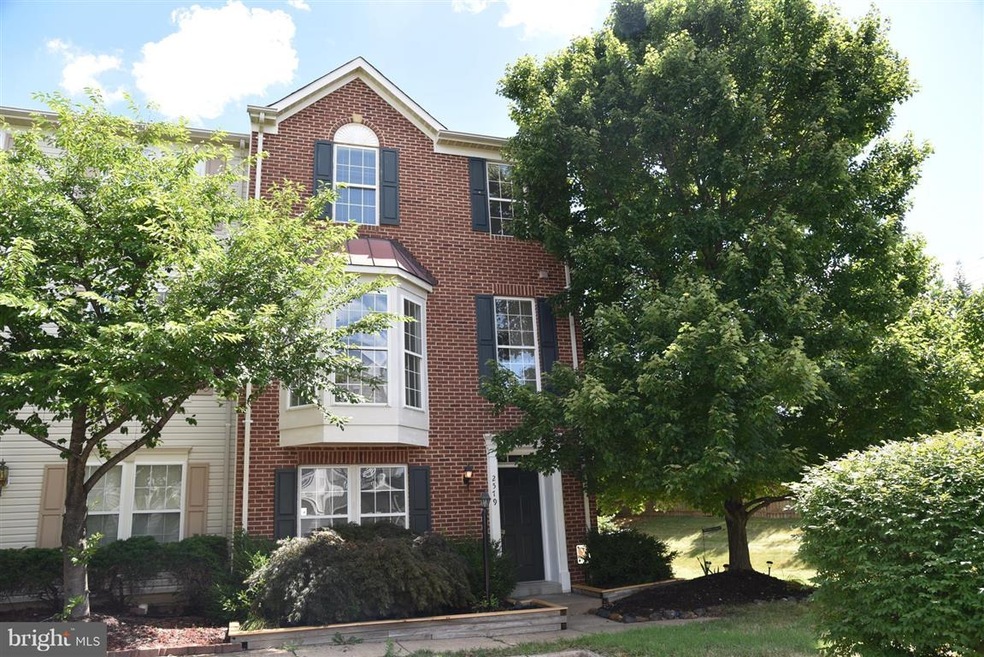 2579 Chase Wellesley Dr, Herndon, VA 20171 - photo 1