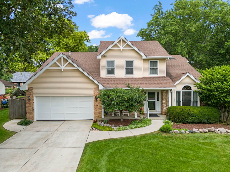 2002 Middleton Dr, Wheaton, IL 60189 - photo 1