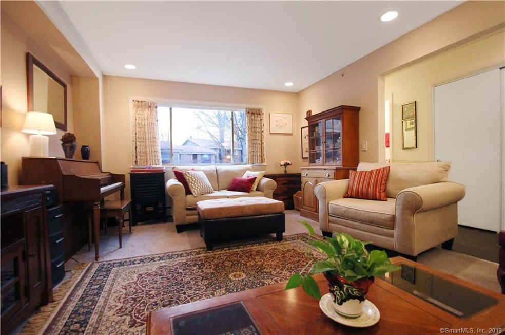 333 Vincellette St unit 142, Bridgeport, CT 06606 - photo 1