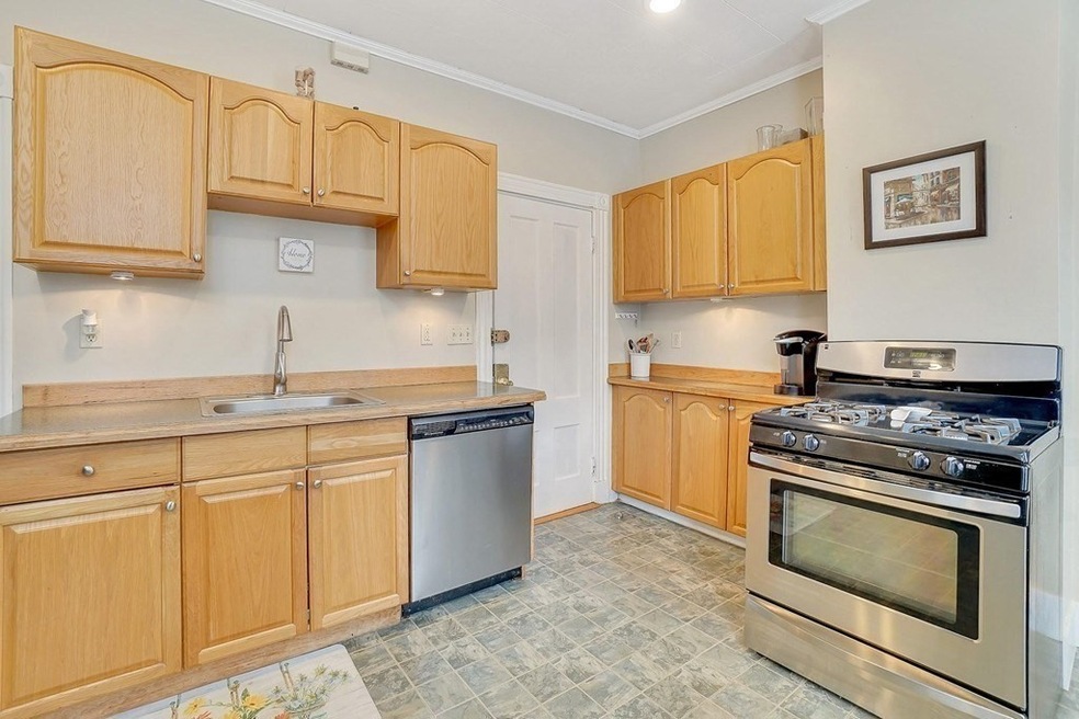 661-R E 7th St unit 1, Boston, MA 02127 - photo 1