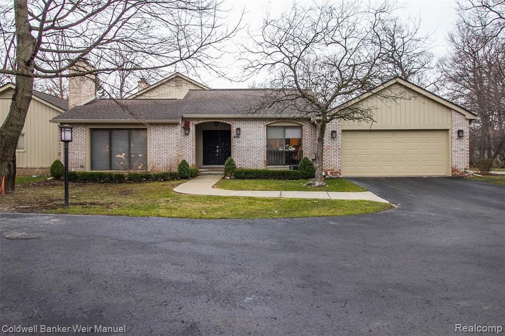 1406 Timberview Trail, Bloomfield Hills, MI 48304 - photo 1
