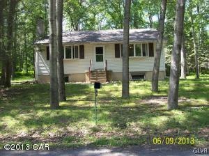 9072 Twin Lake Dr, Kunkletown, PA 18058 - photo 1