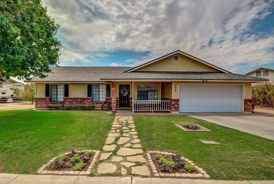 3039 E Garnet Avenue, Mesa, AZ 85204