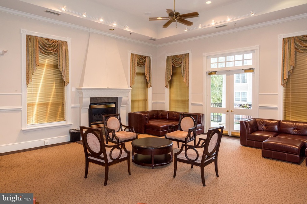 1580 Spring Gate Dr unit 4304, McLean, VA 22102 - photo 1