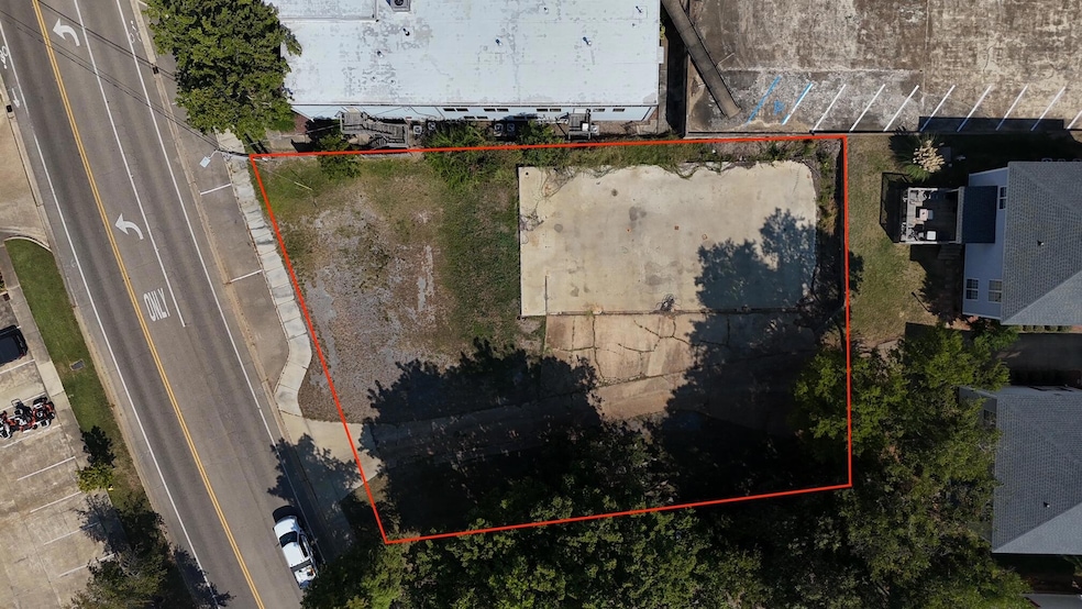 208 Russell St, Starkville, MS 39759 - photo 1