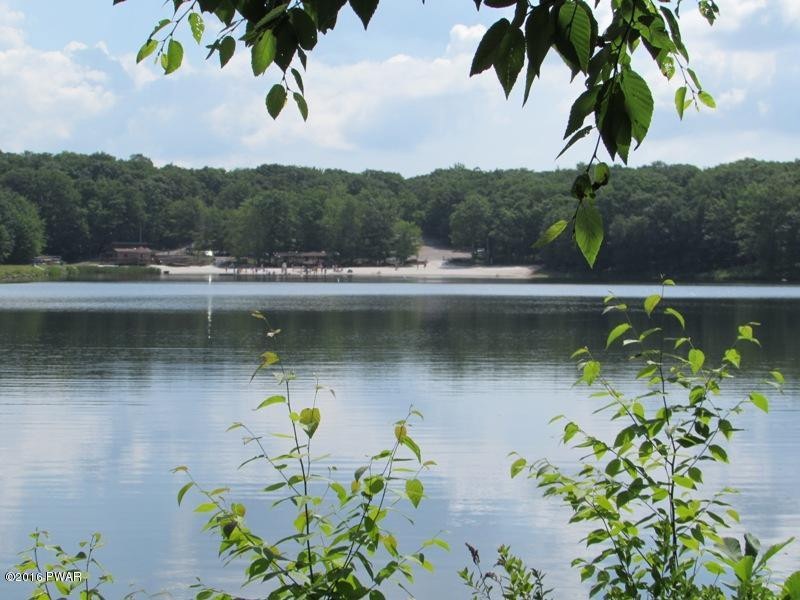 125 Rodeo Ln, Lords Valley, PA 18428 - photo 1