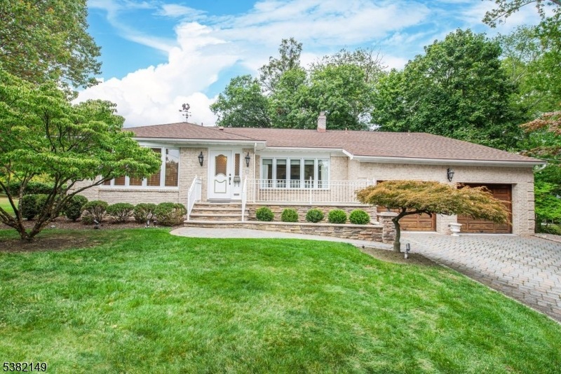 4 Spruce Rd, Caldwell, NJ 07006 - photo 1