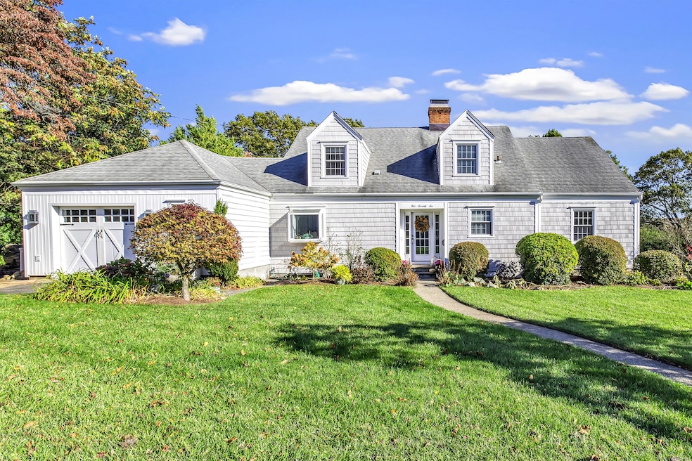 576 Bridgeview Place, Stratford, CT 06614 - photo 1