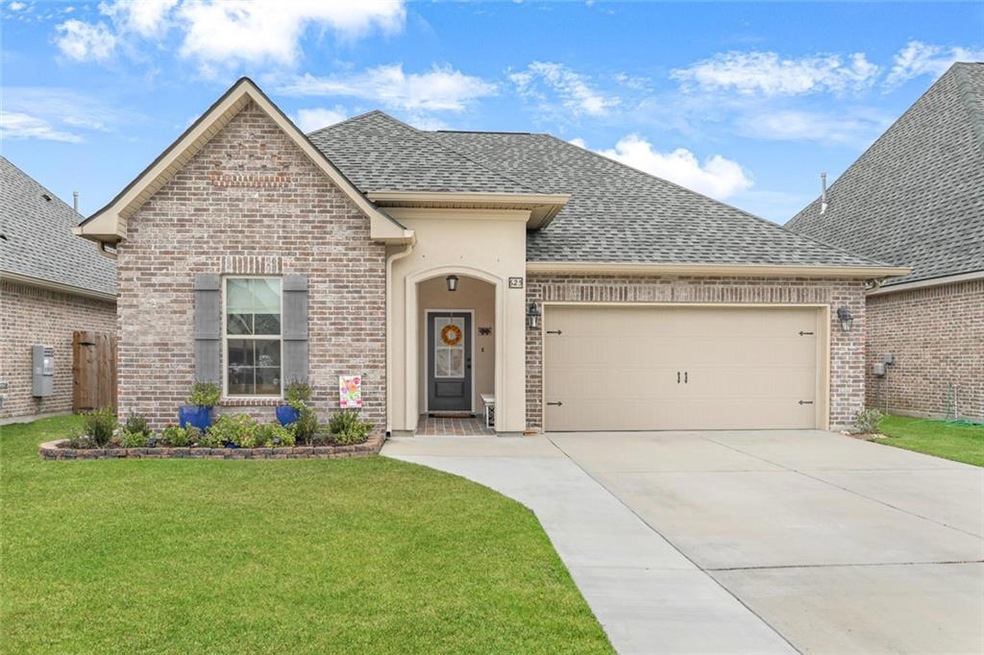 Welcome to 625 High Ridge Loop in Ashton Parc!