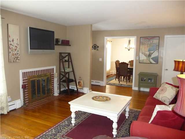 5 Claremont Ave, Enfield, CT 06082 - photo 1