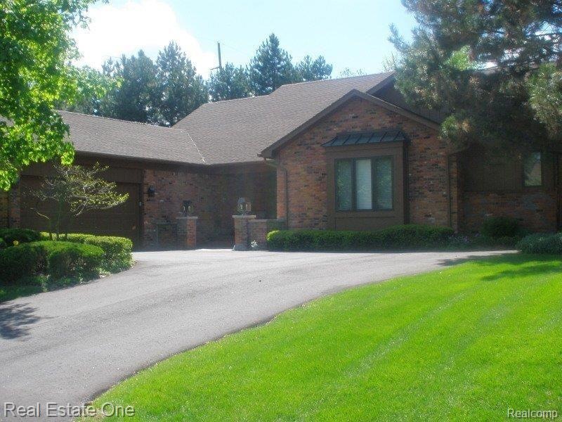 Drakeshire Condo