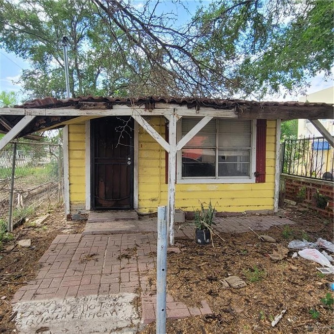 132 N Missouri Ave, Weslaco, TX 78596 - photo 1