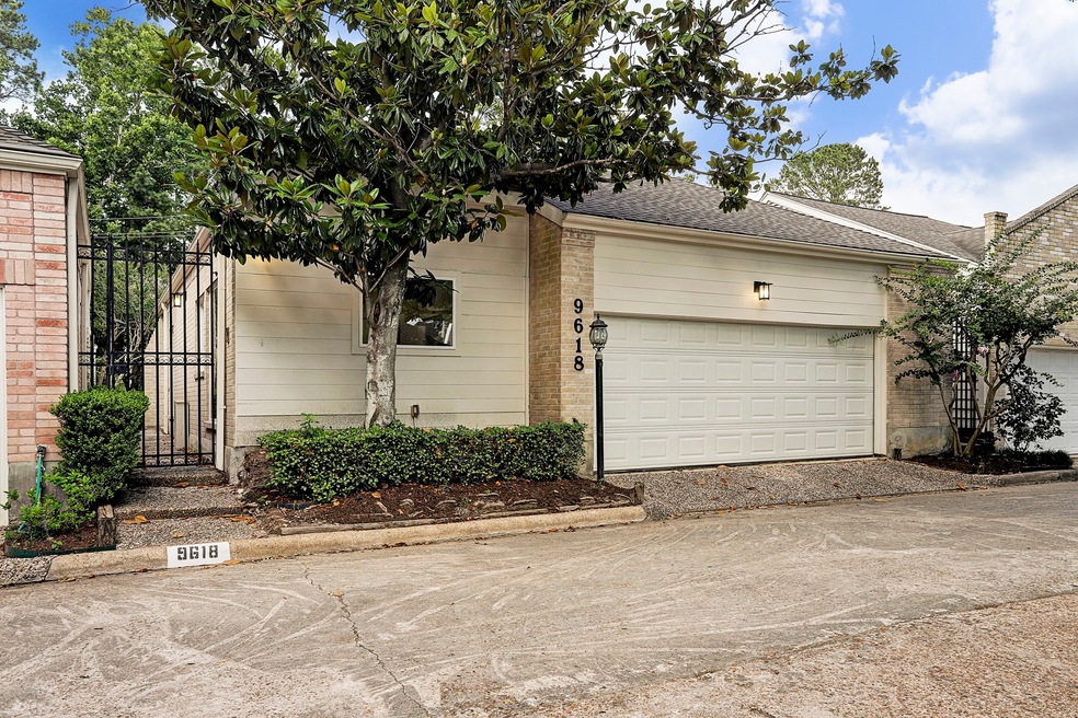 9618 Longmont Dr, Houston, TX 77063 - photo 1