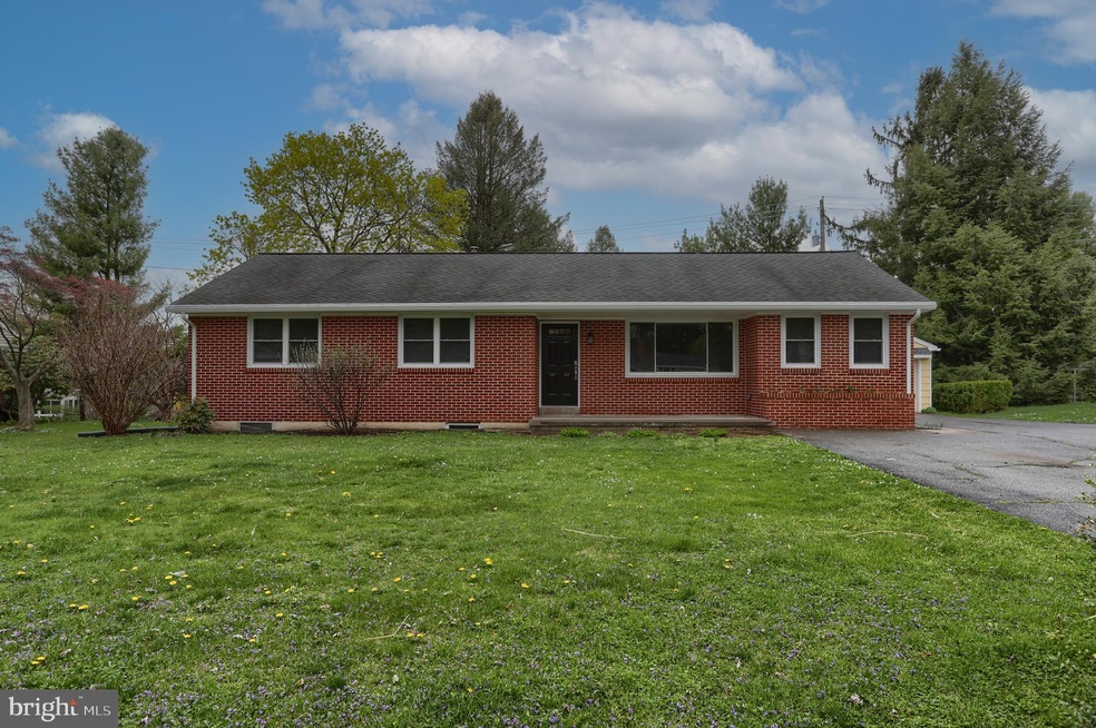 225 E Glenn Rd, Hershey, PA 17033 - photo 1
