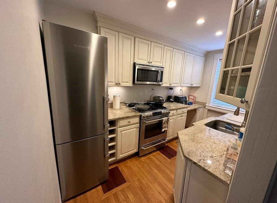 39 Commonwealth Ave unit 21, Chestnut Hill, MA 02467 - photo 1