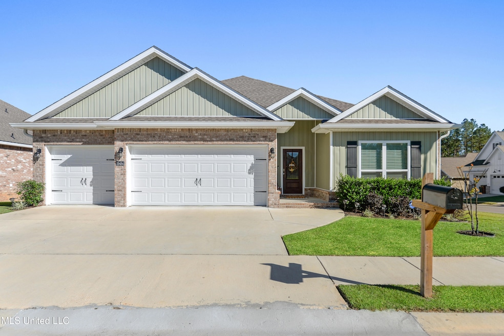 LManatee front ext