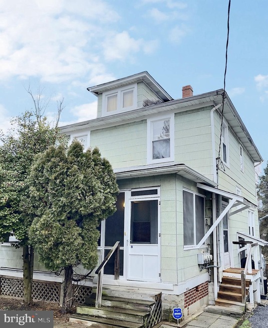 2111 Sunbriar Ln, Gwynn Oak, MD 21207 - photo 1