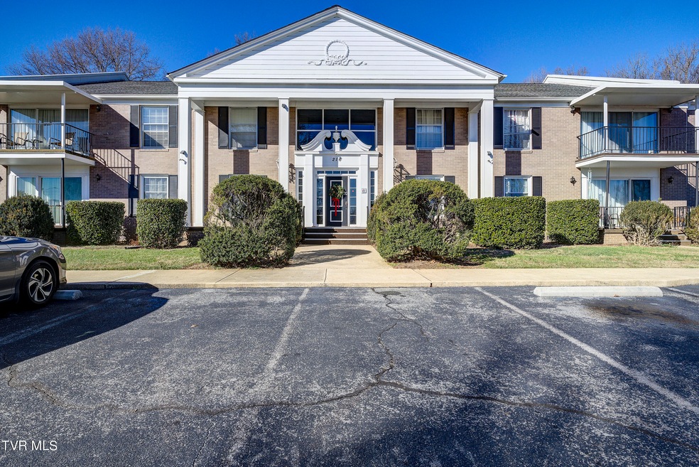 216 University Pkwy unit 23W, Johnson City, TN 37604 - photo 1