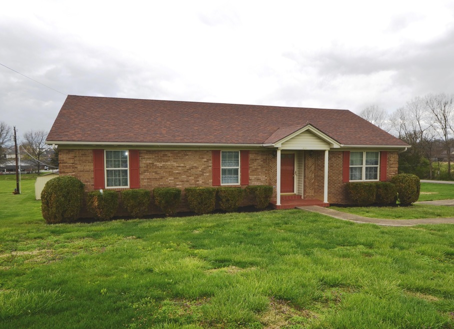 841 E Lexington St, Harrodsburg, KY 40330 - photo 1