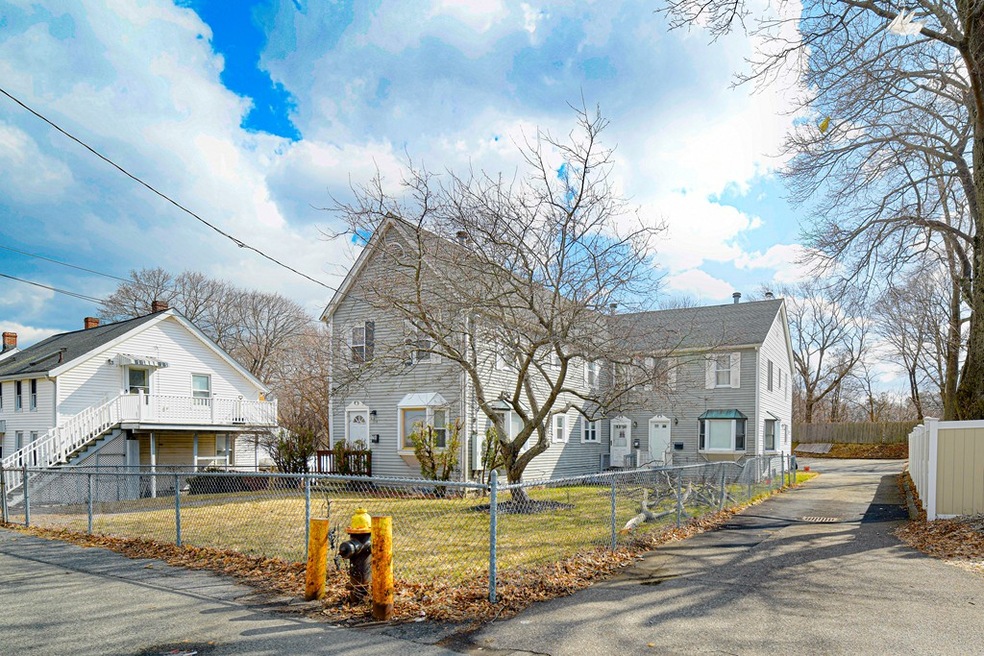 796 Canterbury St unit 796, Roslindale, MA 02131 - photo 1