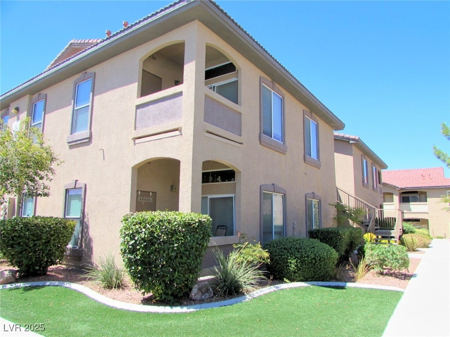 2305 W Horizon Ridge Pkwy unit 1422, Henderson, NV 89052 - photo 1