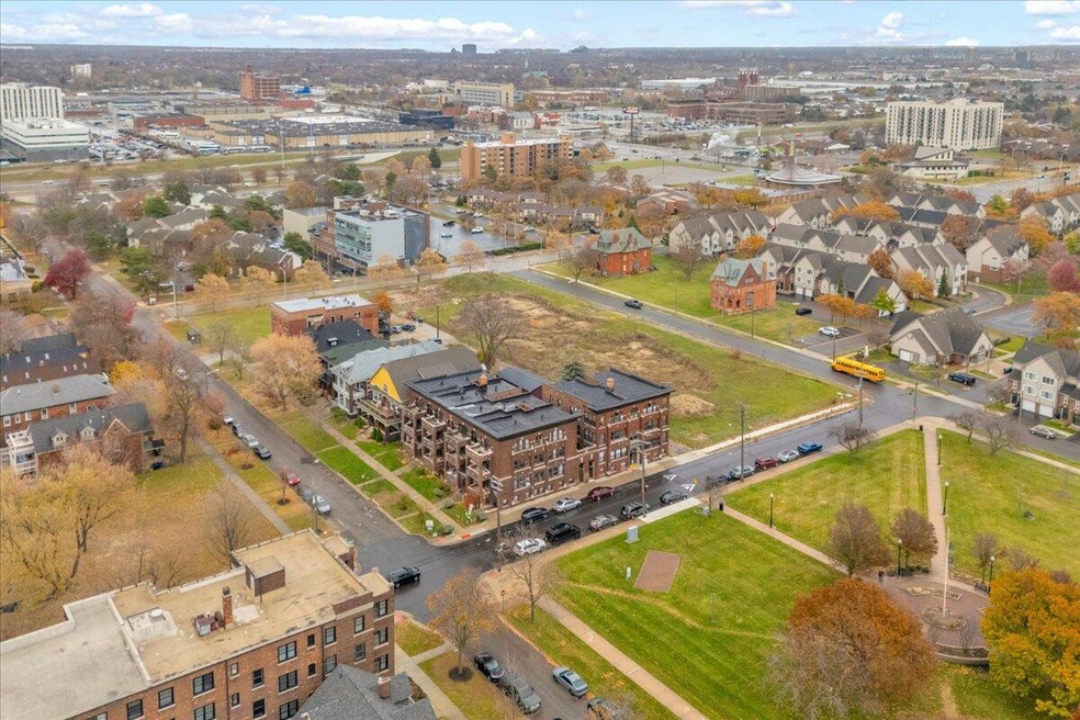 5336 Beaubien Blvd unit 3, Detroit, MI 48202 - photo 1