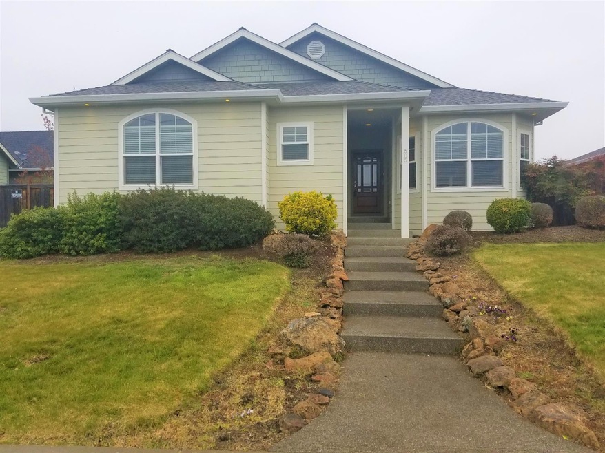 605 Barton Rd, Eagle Point, OR 97524 - photo 1