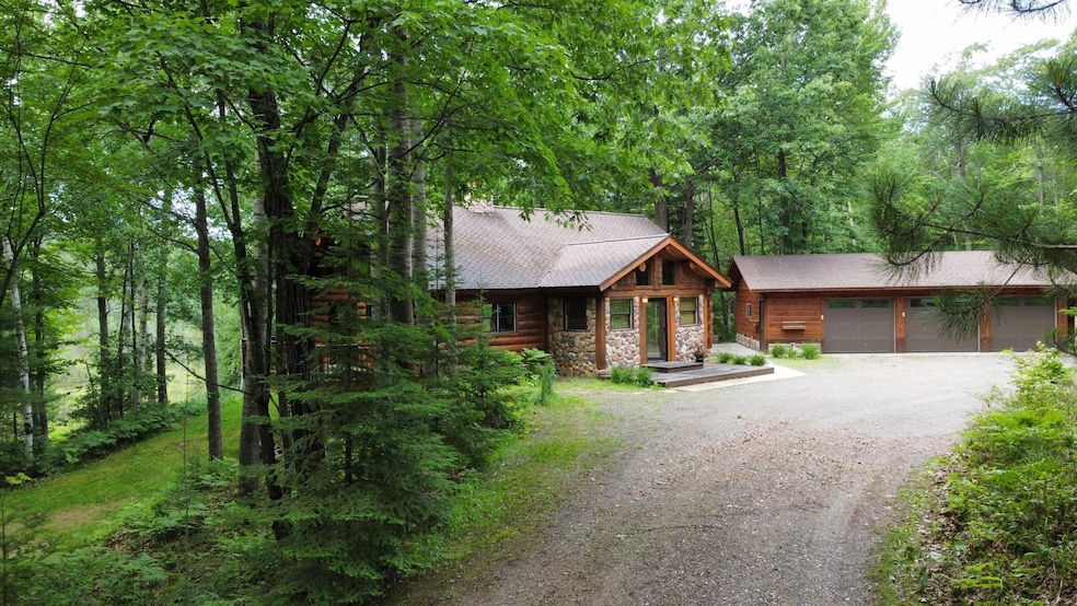 For Sale $619,900 • Co-Listing Agent