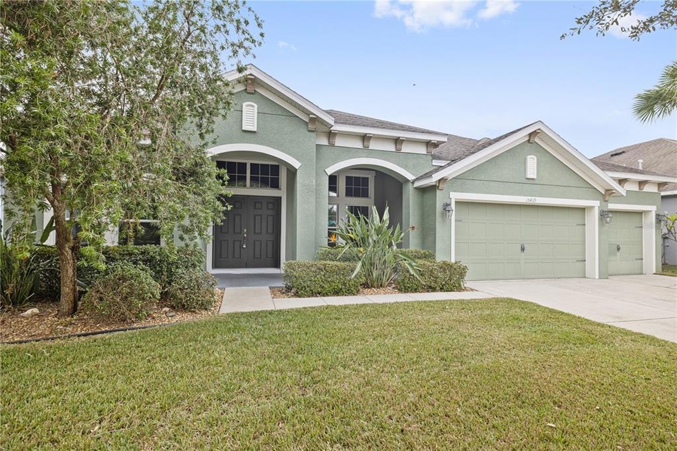 15439 Starling Crossing Dr, Lithia, FL 33547 - photo 1