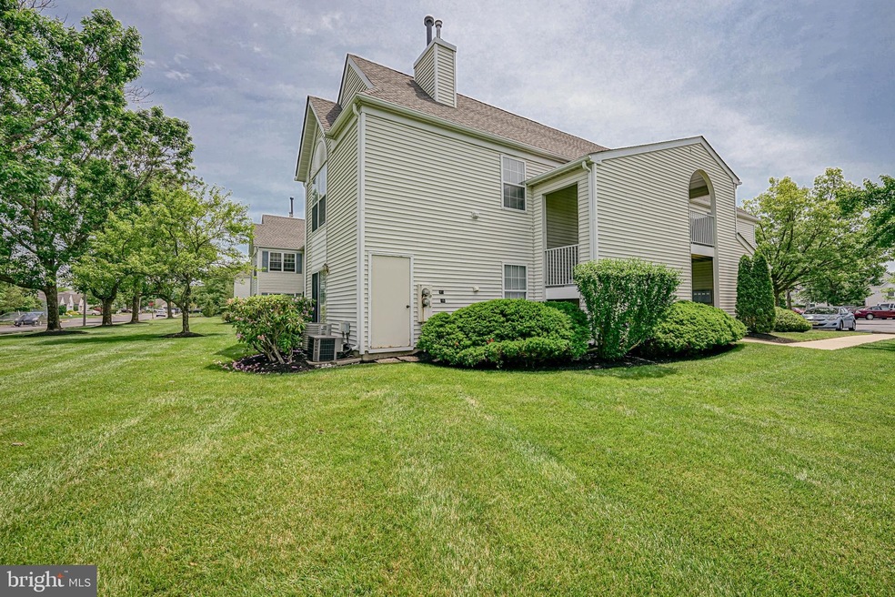 2202B Toddsbury Ct unit 2202B, Mount Laurel, NJ 08054 - photo 1