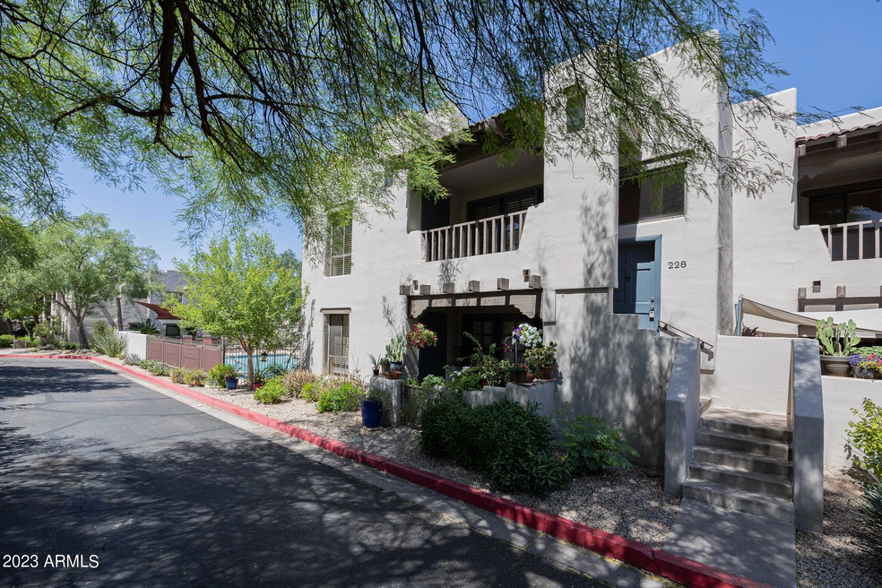7300 N Dreamy Draw Dr unit 228, Phoenix, AZ 85020 - photo 1