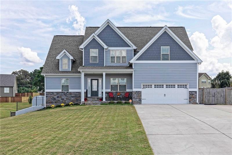 47 Summerlyn CourtBeautiful resale only two years 